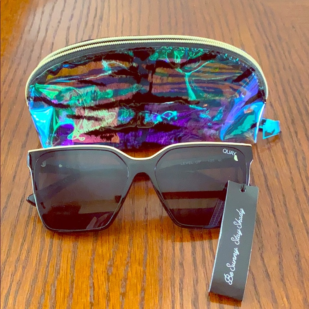 Quay X Lizzo black Level up glasses